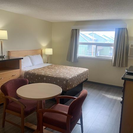 Northern Lights Inn Fort St. John 外观 照片