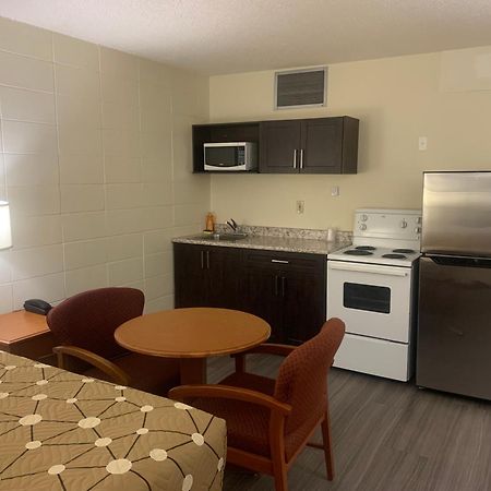 Northern Lights Inn Fort St. John 外观 照片