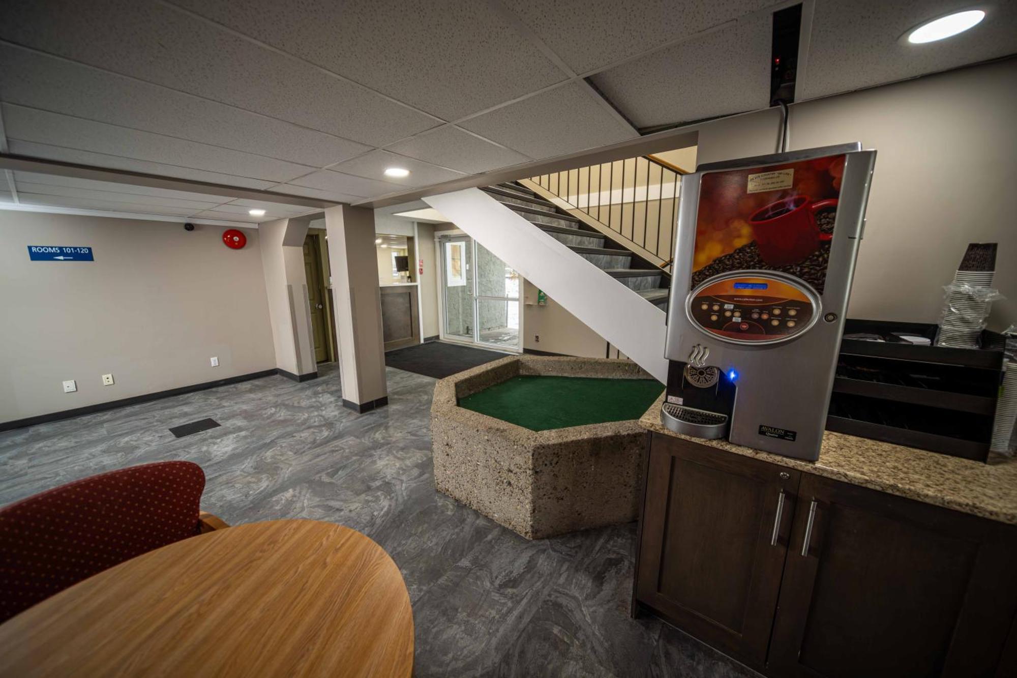 Northern Lights Inn Fort St. John 外观 照片