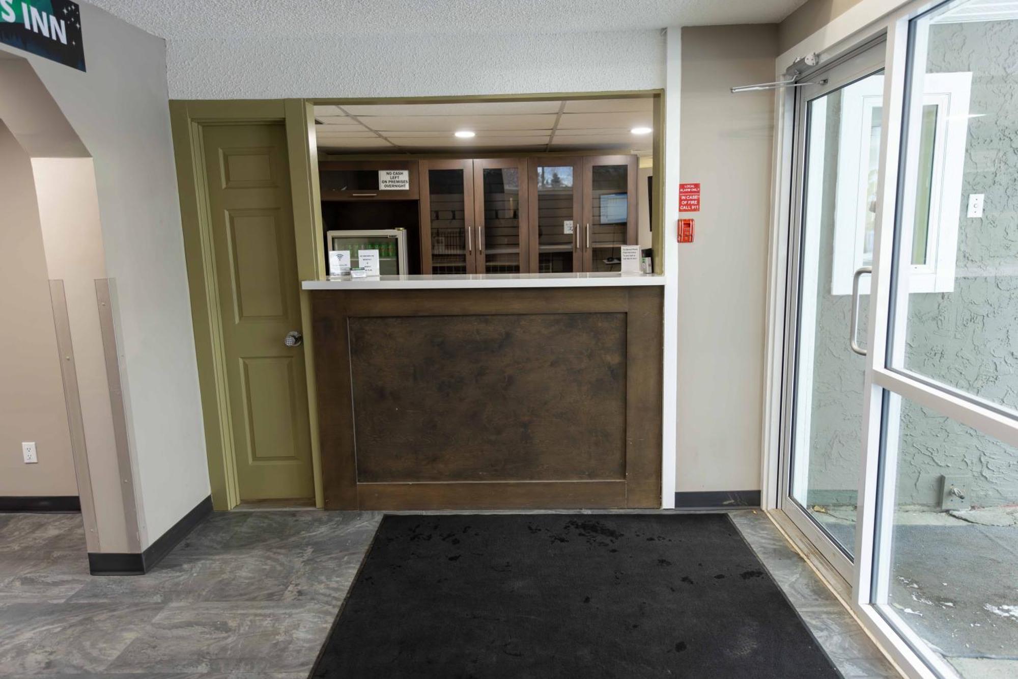 Northern Lights Inn Fort St. John 外观 照片